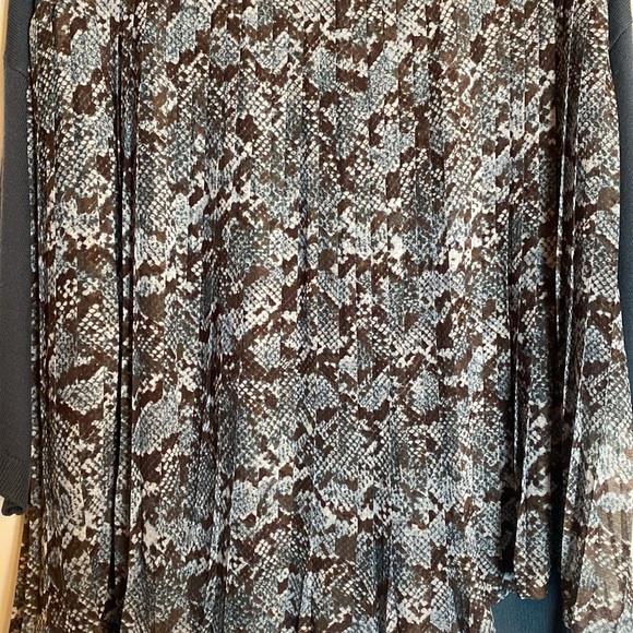 Ann Taylor Accordion Swing Back Sweater M Animal Print Sheer Back Blue Lagenlook - Picture 8 of 10